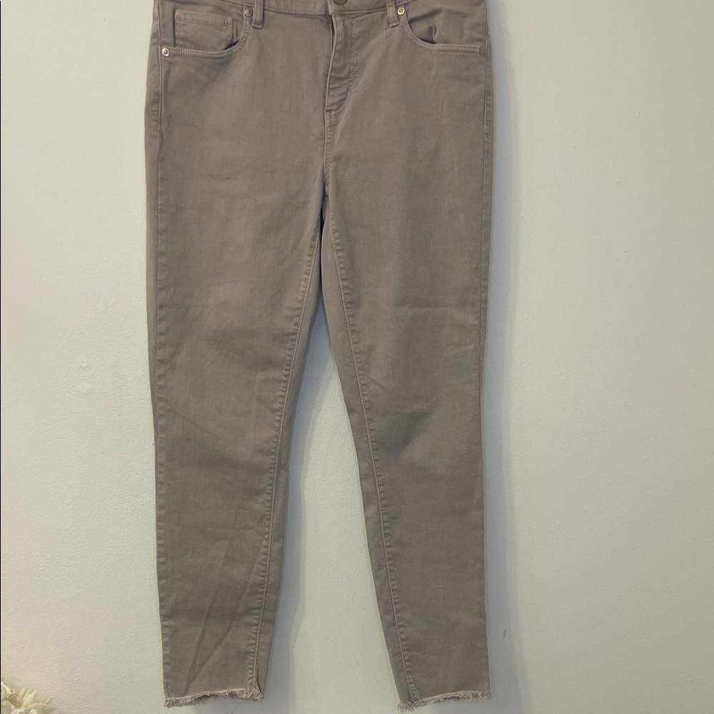 LOFT Slim Gray Skinny Jeans Size 28/6 Waist 16-17” Inseam 26”